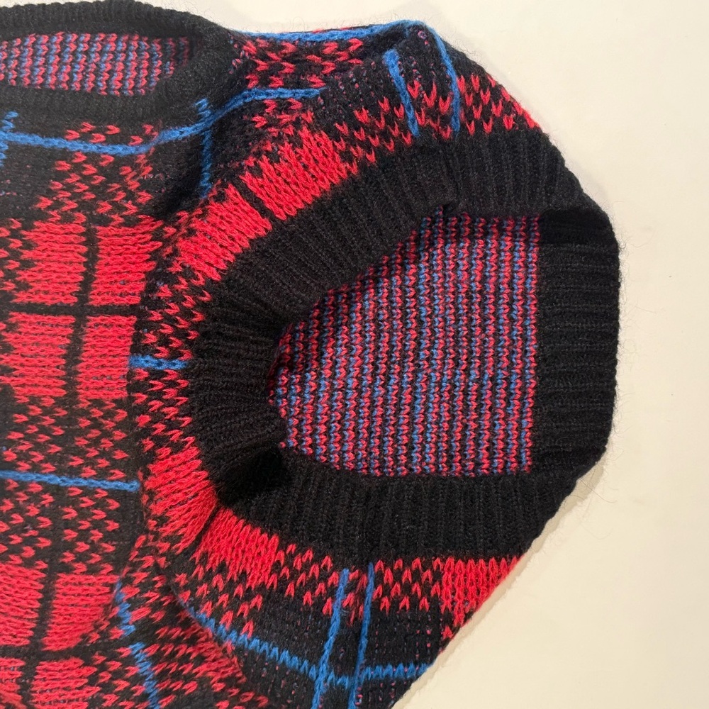 Vintage Cozy Plaid Sweater Vest Red Black Blue V-Neck Sweater Small - Picture 8 of 8